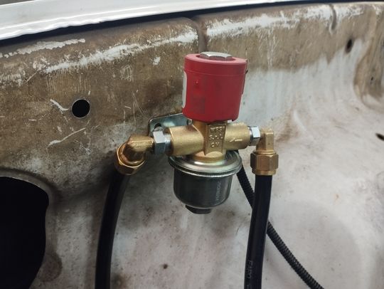 Электроклапан с фильтром жидкой фракции газа ГАЗ 31105 Волга