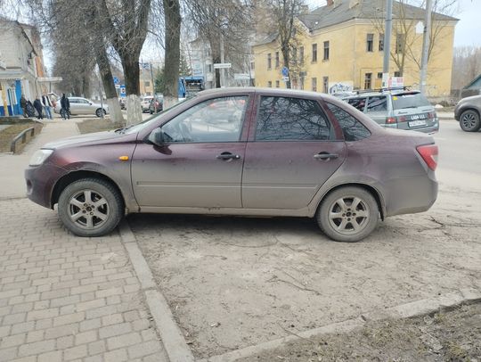 Лада Гранта 1,6 л 87 л.с, оборудование б/у с цилиндрическим баллоном