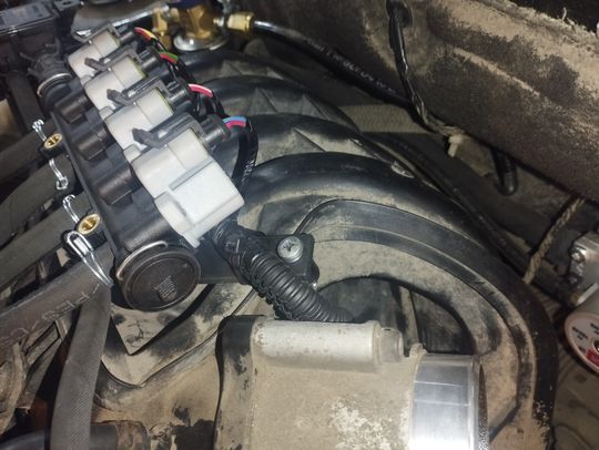 Крепление газовой рампы Дацун он-ДО